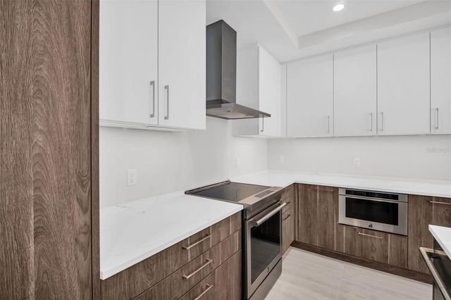 275 1ST AVENUE S 2807, St Petersburg, FL 33701