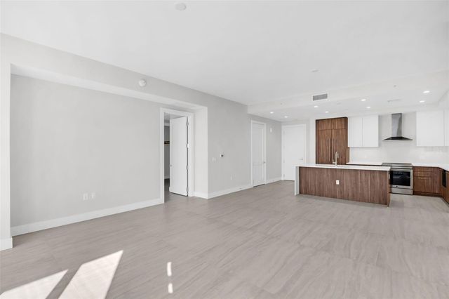 275 1ST AVENUE S 2807, St Petersburg, FL 33701