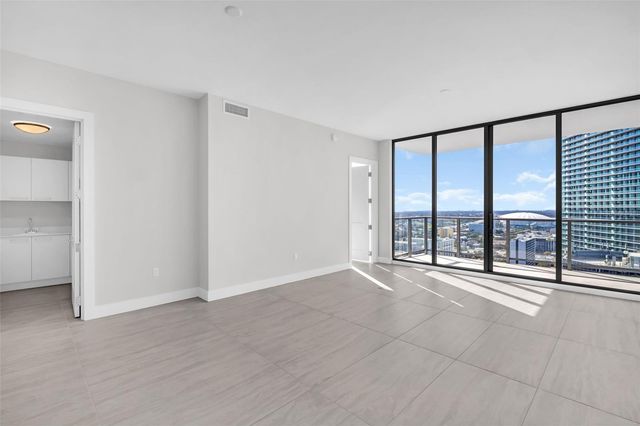 275 1ST AVENUE S 2807, St Petersburg, FL 33701