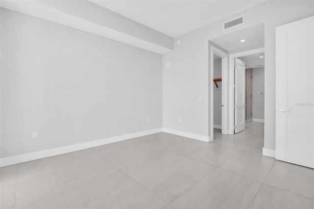 275 1ST AVENUE S 2807, St Petersburg, FL 33701