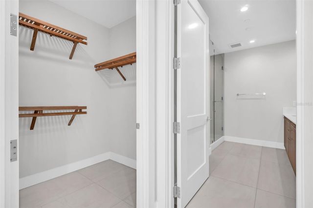 275 1ST AVENUE S 2807, St Petersburg, FL 33701