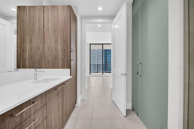 275 1ST AVENUE S 2807, St Petersburg, FL 33701