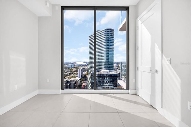 275 1ST AVENUE S 2807, St Petersburg, FL 33701