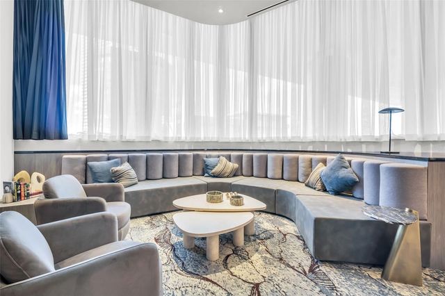 275 1ST AVENUE S 2807, St Petersburg, FL 33701