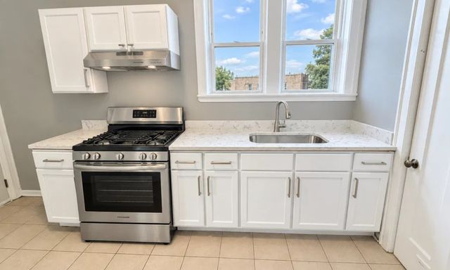 7332 S Artesian Avenue 3, Chicago, IL 60629