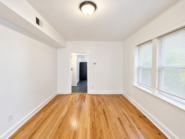 7332 S Artesian Avenue 3, Chicago, IL 60629