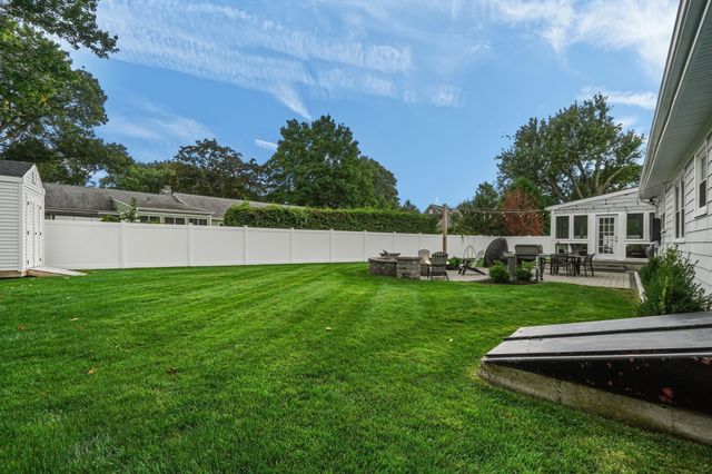 39 Rolling Acres, Cumberland, RI 02864