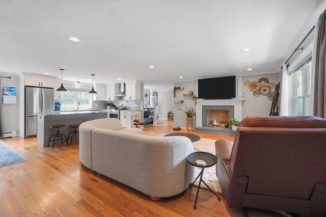 39 Rolling Acres, Cumberland, RI 02864