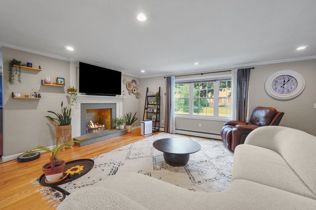 39 Rolling Acres, Cumberland, RI 02864