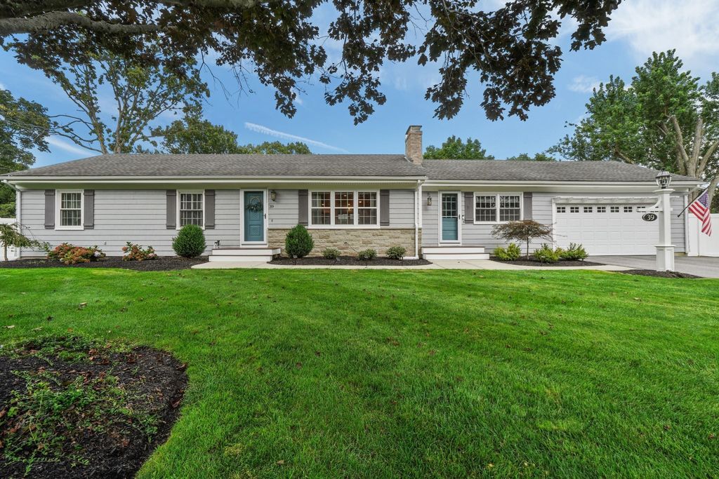 39 Rolling Acres, Cumberland, RI 02864