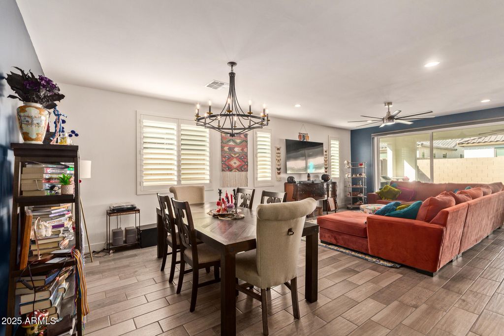 Image 10 of property listing at 17400 W AUBURN Street, Surprise, AZ 85388