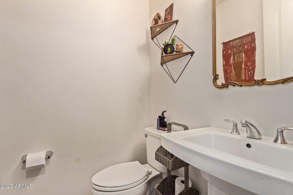 Image 16 of property listing at 17400 W AUBURN Street, Surprise, AZ 85388