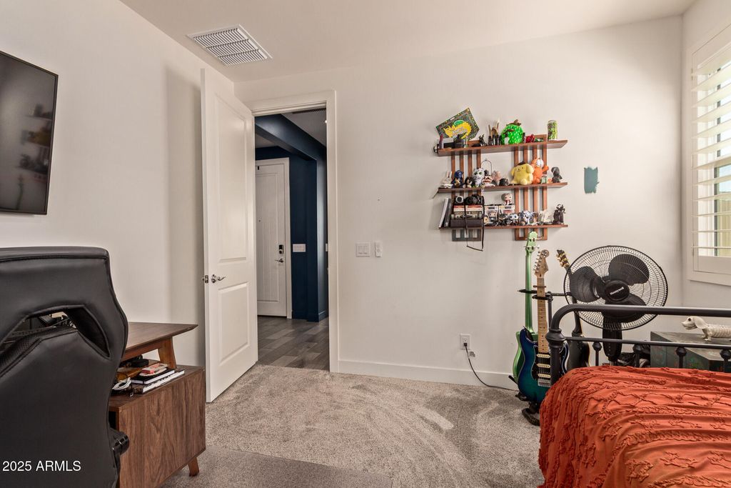 Image 25 of property listing at 17400 W AUBURN Street, Surprise, AZ 85388