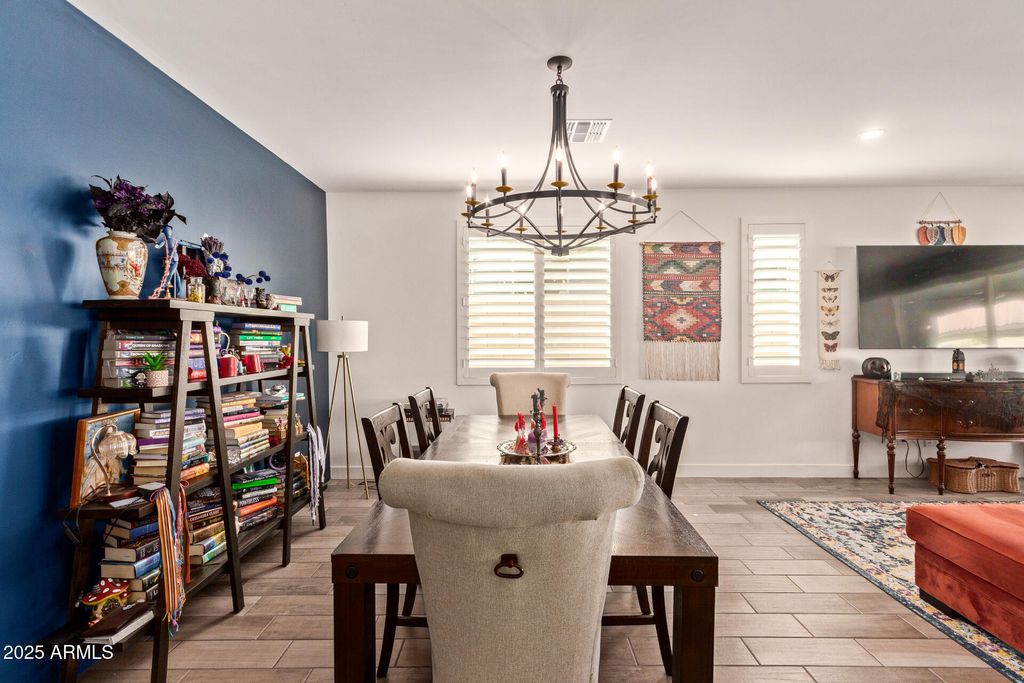 Image 6 of property listing at 17400 W AUBURN Street, Surprise, AZ 85388