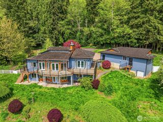 16 Little Cape Horn Road, Cathlamet, WA 98612
