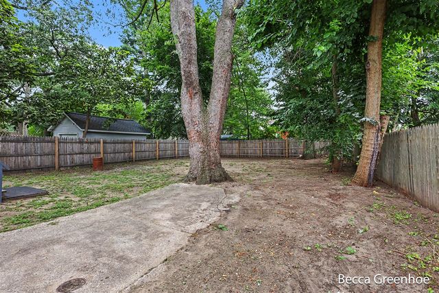449 Leonard Avenue, Muskegon, MI 49442