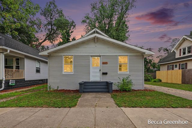 449 Leonard Avenue, Muskegon, MI 49442