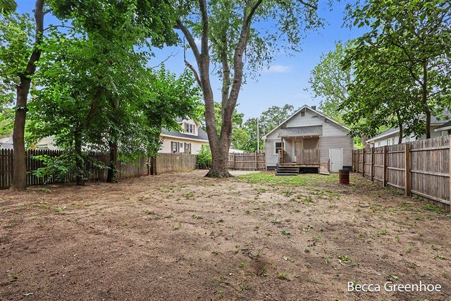 449 Leonard Avenue, Muskegon, MI 49442