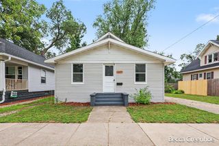 449 Leonard Avenue, Muskegon, MI 49442