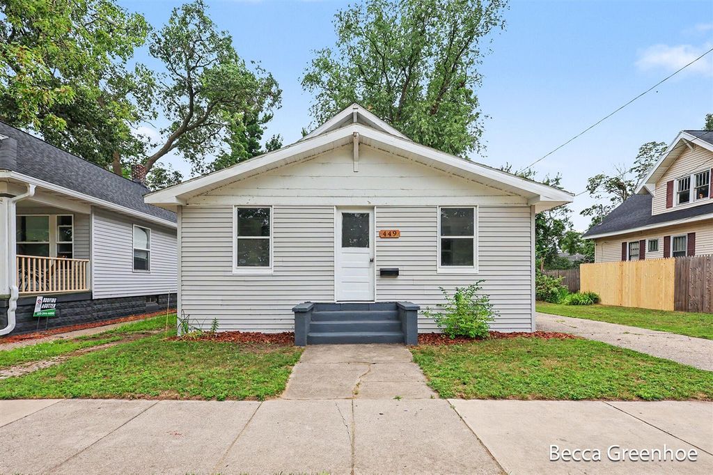 449 Leonard Avenue, Muskegon, MI 49442