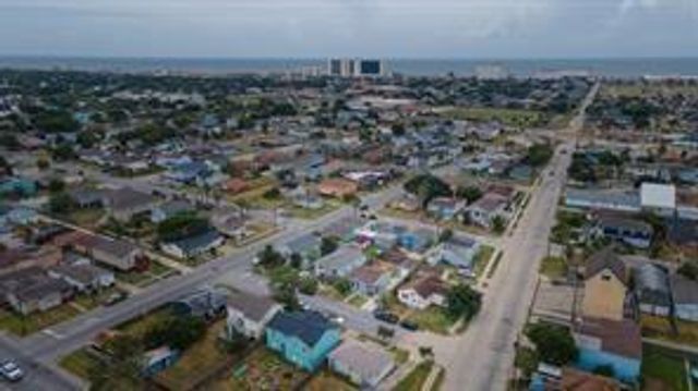 6317 Heards Lane, Galveston, TX 77551