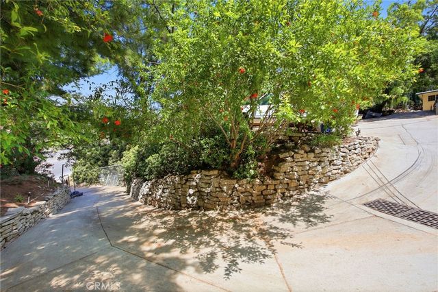 10064 Sunland Boulevard, Sunland, CA 91040