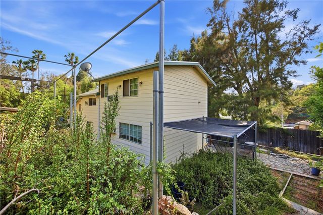 10064 Sunland Boulevard, Sunland, CA 91040