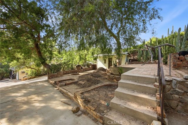 10064 Sunland Boulevard, Sunland, CA 91040