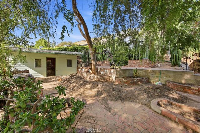 10064 Sunland Boulevard, Sunland, CA 91040