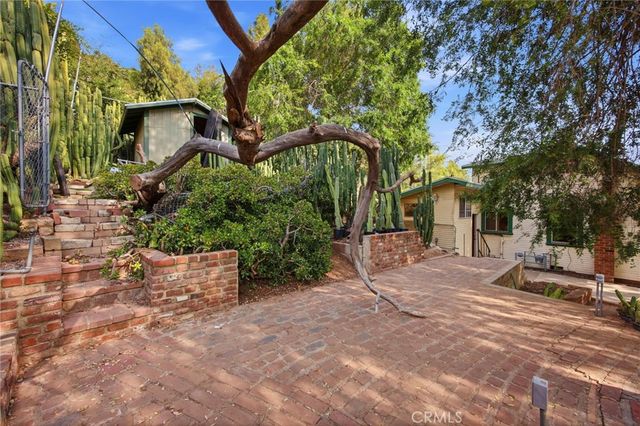 10064 Sunland Boulevard, Sunland, CA 91040