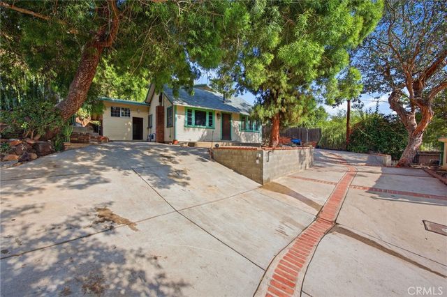 10064 Sunland Boulevard, Sunland, CA 91040