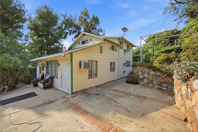 10064 Sunland Boulevard, Sunland, CA 91040