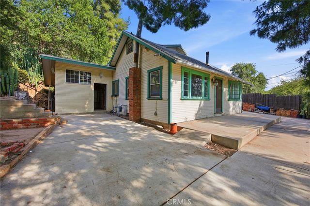 10064 Sunland Boulevard, Sunland, CA 91040