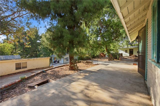 10064 Sunland Boulevard, Sunland, CA 91040