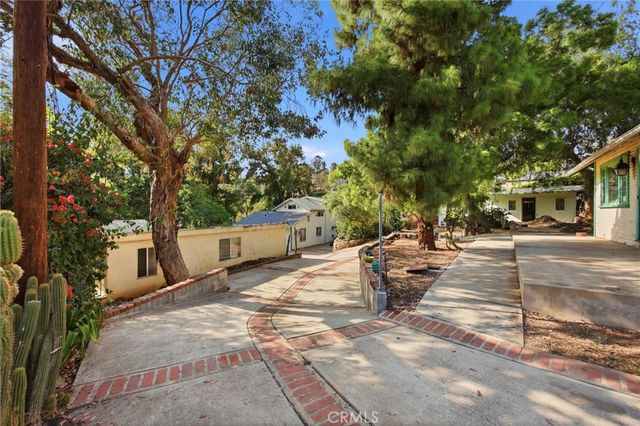 10064 Sunland Boulevard, Sunland, CA 91040