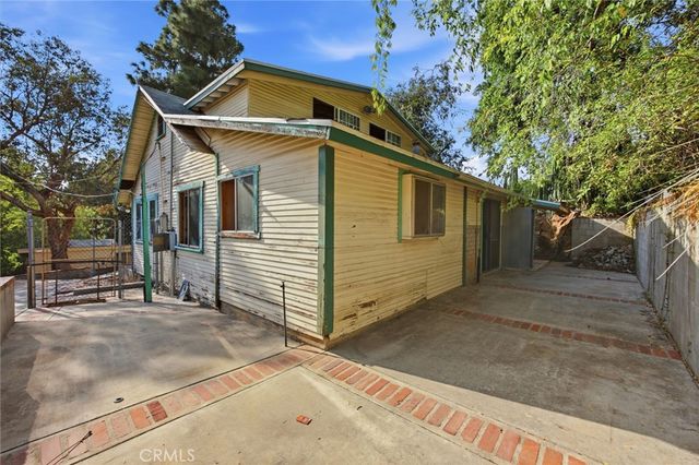 10064 Sunland Boulevard, Sunland, CA 91040