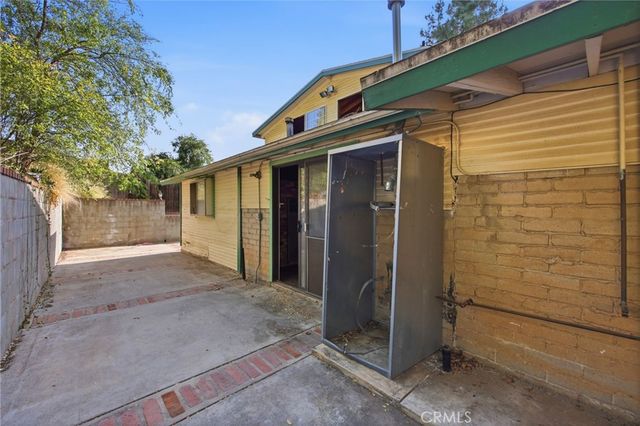 10064 Sunland Boulevard, Sunland, CA 91040