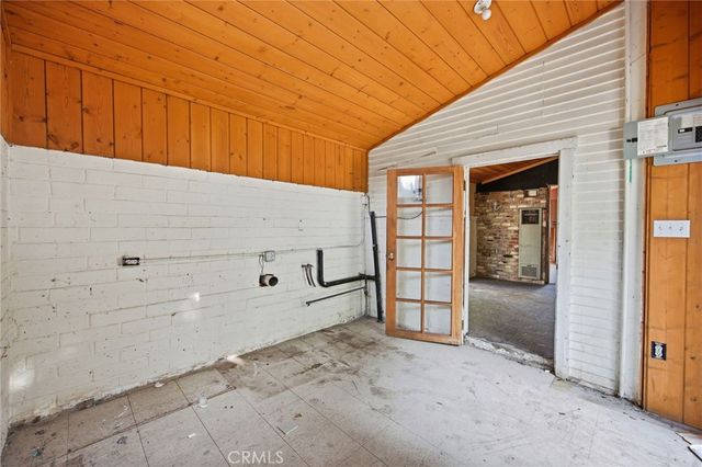 10064 Sunland Boulevard, Sunland, CA 91040