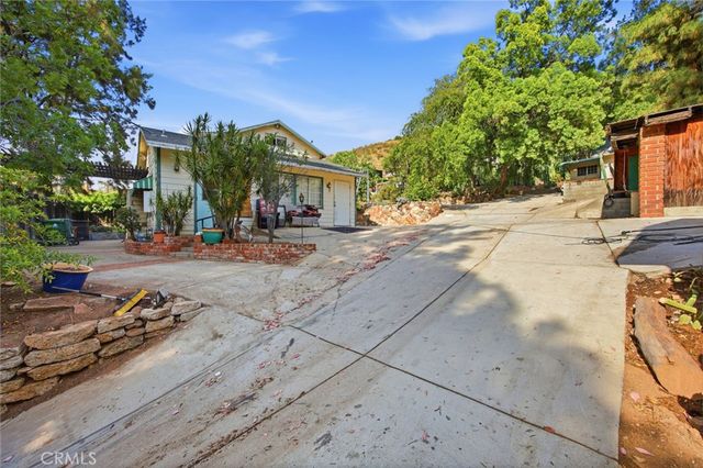 10064 Sunland Boulevard, Sunland, CA 91040