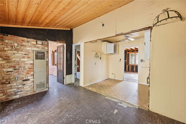 10064 Sunland Boulevard, Sunland, CA 91040