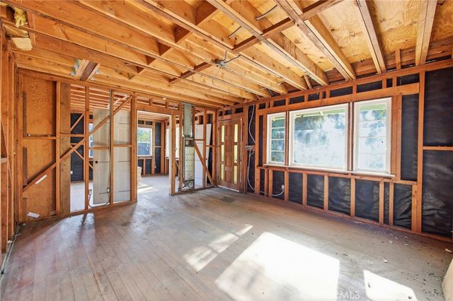 10064 Sunland Boulevard, Sunland, CA 91040