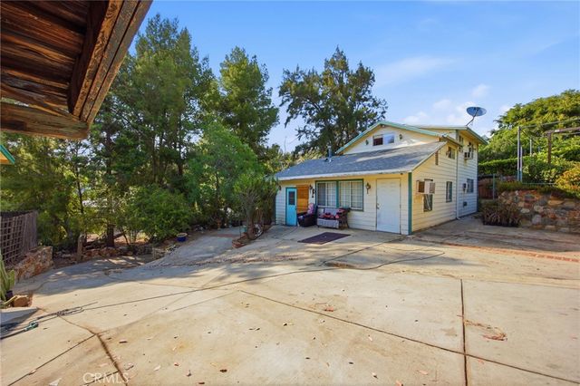 10064 Sunland Boulevard, Sunland, CA 91040
