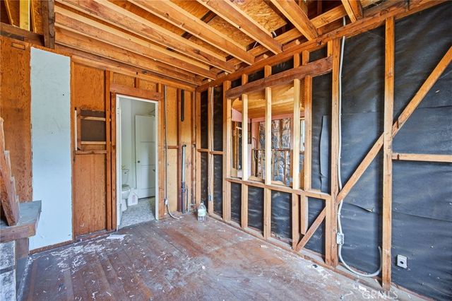 10064 Sunland Boulevard, Sunland, CA 91040