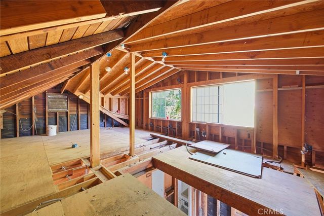 10064 Sunland Boulevard, Sunland, CA 91040