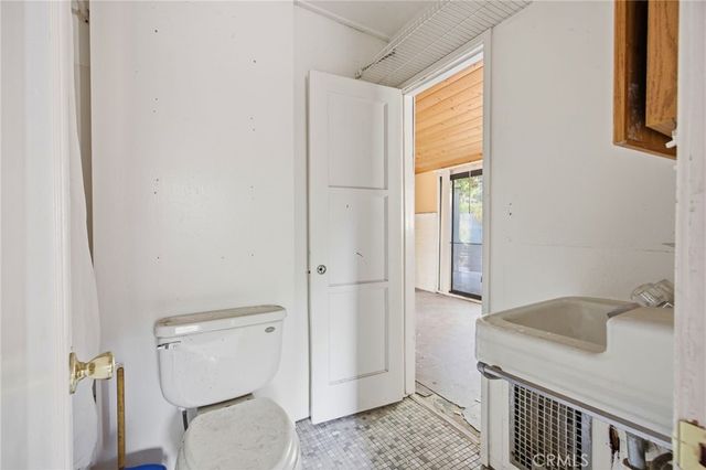 10064 Sunland Boulevard, Sunland, CA 91040