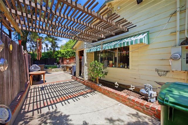 10064 Sunland Boulevard, Sunland, CA 91040