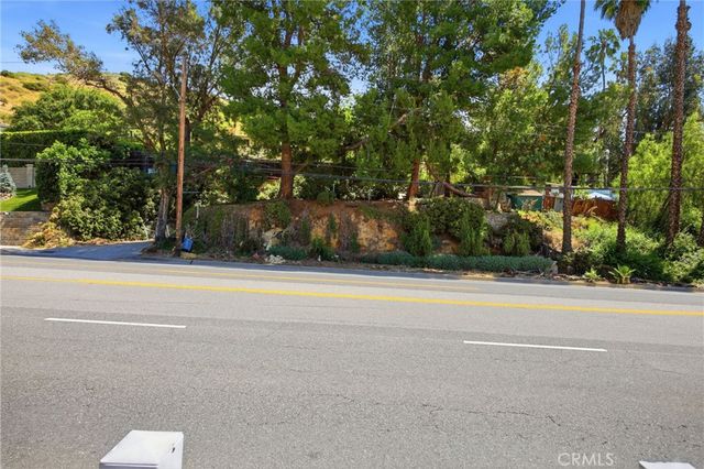 10064 Sunland Boulevard, Sunland, CA 91040