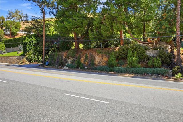 10064 Sunland Boulevard, Sunland, CA 91040