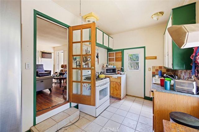 10064 Sunland Boulevard, Sunland, CA 91040