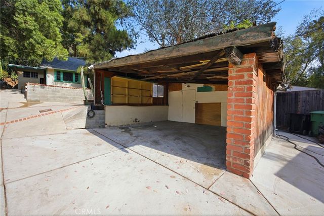 10064 Sunland Boulevard, Sunland, CA 91040